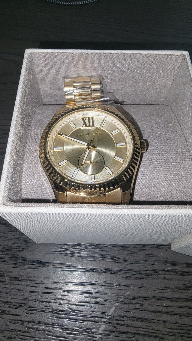 Micheal Kors Lexington gold Mk8947 new  in Jewellery & Watches in City of Toronto - Image 2