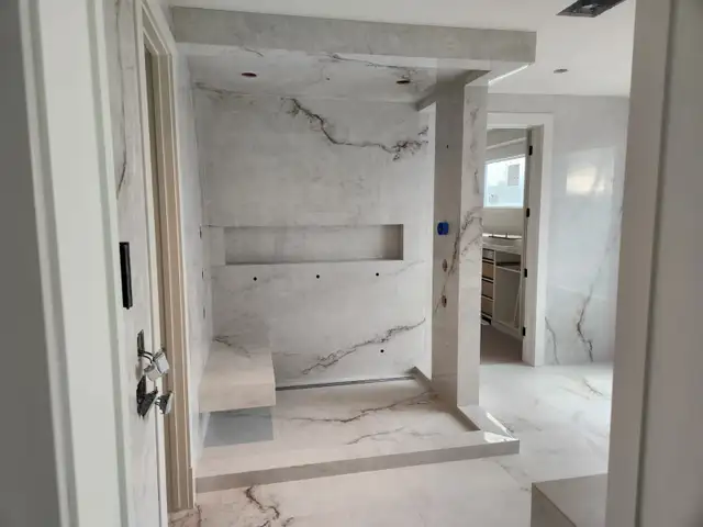 TILE SETTER