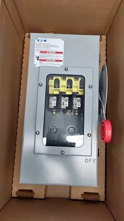 Eaton / Cutler-Hammer 12HD361NFW heavy-duty safety disconnect. ✅ 30 Amp ✅ 600VAC / 250VDC ✅ 3-Pole,...