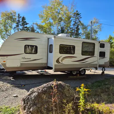 2011 Coachmen Catalina 30 QBS Front bedroom with like new better quality mattress Bunkroom with 4 bu...