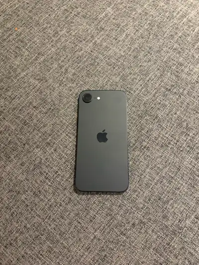 Iphone 16 E, View more