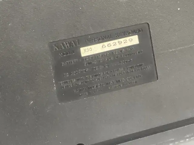 Kawai X30 Keyboard in Pianos & Keyboards in City of Montréal - Image 4