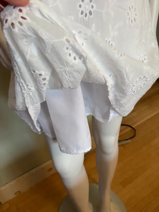 White Eyelet Cotton Dress | Size L | Summer Shift Sundress in Women's - Dresses & Skirts in Kitchener / Waterloo - Image 4