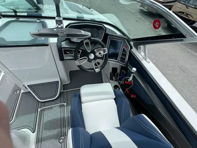 2021 Mastercraft X26 in Powerboats & Motorboats in Penticton - Image 6