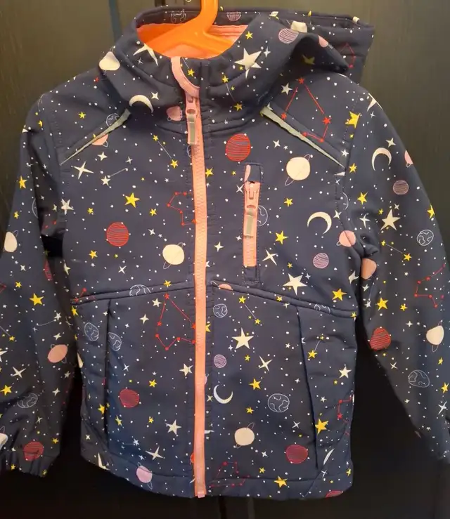 Fall Spring Softshell fleece lined hooded jacket, kids size 6 in Kids & Youth in Hamilton - Image 3