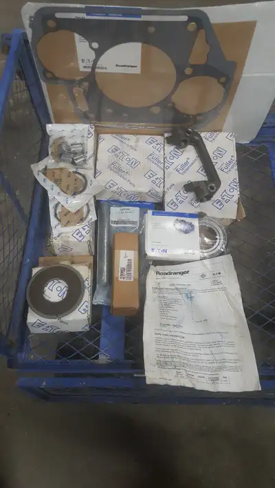 New eaton clutch installation kit K-2468 missing the pilot bearing otherwise complete. Also has fork...