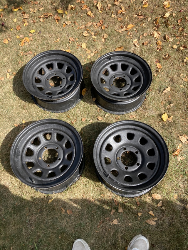 17" steel rims in Tires & Rims in London