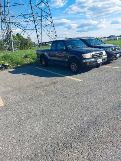 98 toyota tacoma Lots of work to do but fixable. Not sure i want to sell it but i will to the right...