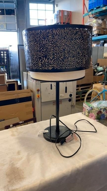 TABLE LAMP - BLACK METAL SHADE - in Indoor Lighting & Fans in Delta/Surrey/Langley - Image 3