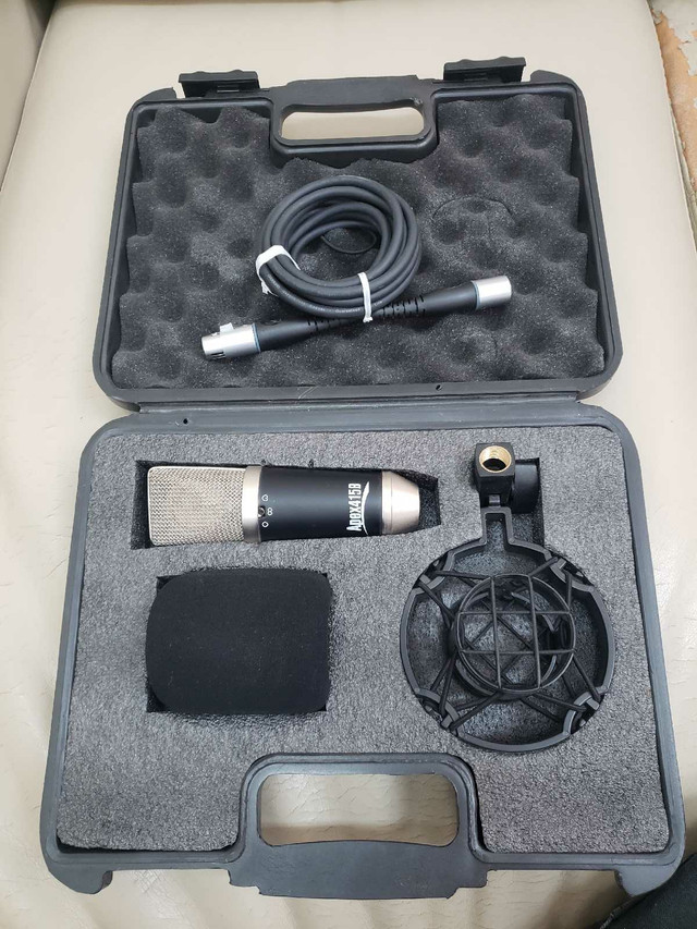 Apex 415B mic in Pro Audio & Recording Equipment in Regina