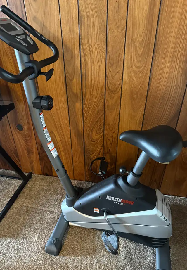 HealthRider H15X Exercise Bike in Exercise Equipment in Delta/Surrey/Langley - Image 4