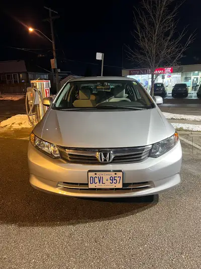 LX Sedan Eco Mode Bluetooth / Aux / USB (2 slots) No mechanical issue Engine is running strong AC is...