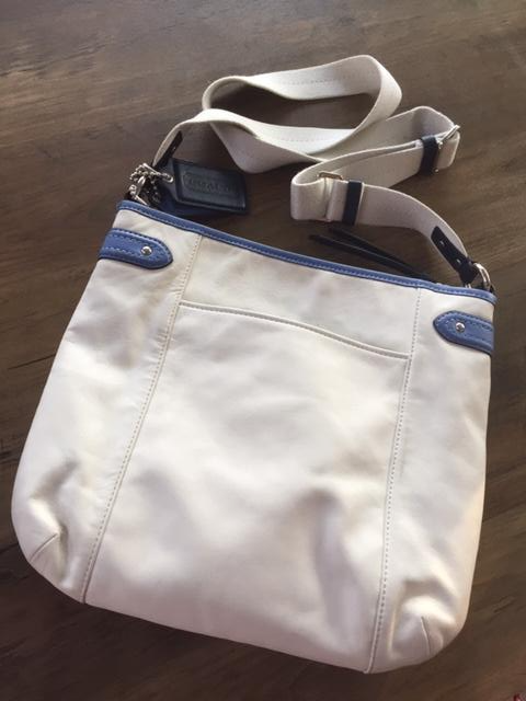 Vintage Coach Super Soft Leather crossbody shoulder Bag in Women's - Bags & Wallets in Markham / York Region - Image 9