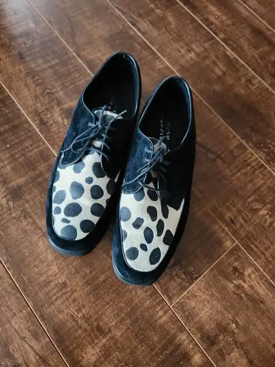 Great looking woman loafers by Hush Puppies All leather suade never worn Says 8 more like 7- 7.5 Bea...