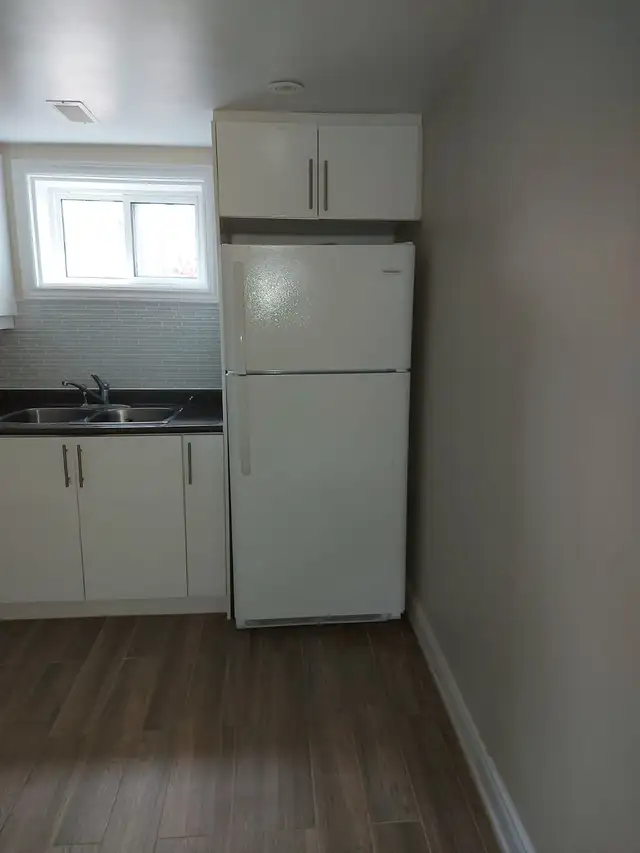 Private room for rent in basement in Room Rentals & Roommates in City of Toronto - Image 10