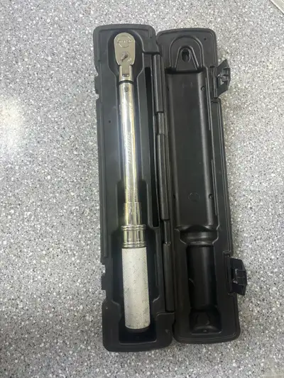Snap On QDFR75B 3/8” Torque Wrench With Case We do offer a 30 day warranty and can test before you b...