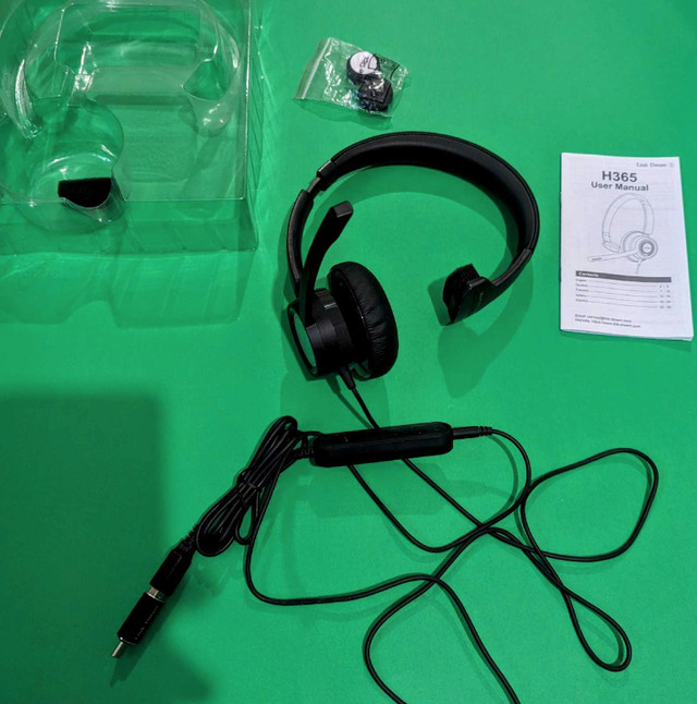 PC Headset  in Speakers, Headsets & Mics in London
