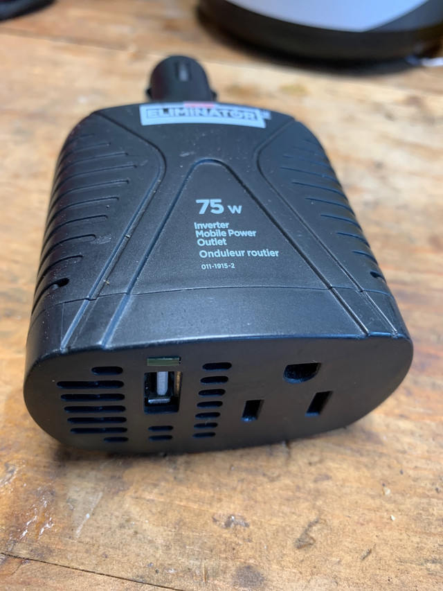 12 volt to 120 AC Inverter with USB in General Electronics in Peterborough - Image 2