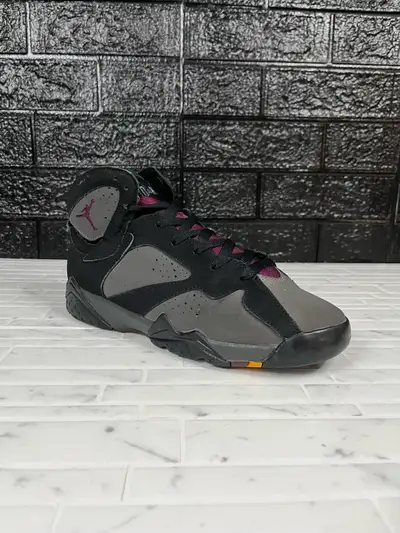 Size 6Y - 2015 Jordan 7 Retro Bordeaux Price - $70 Condition - 7.5-8/10 !! All shoes and hats are FI...
