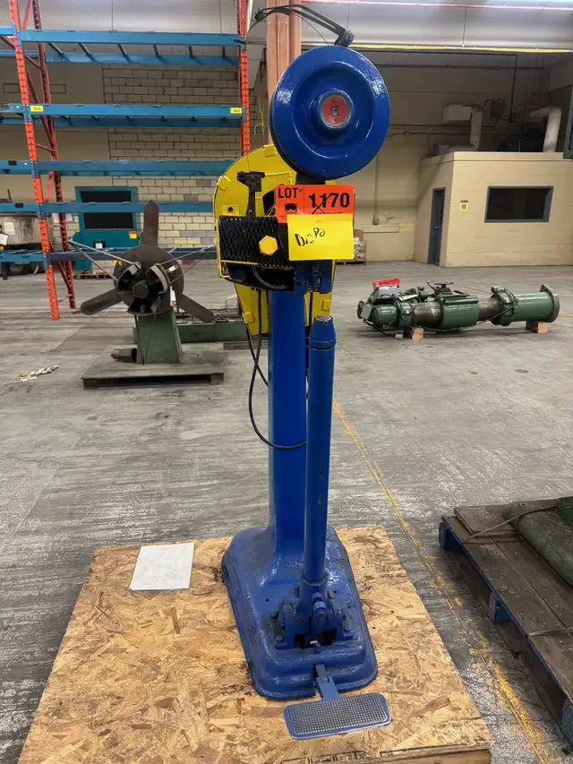 Agrafeuse boite ACME H12-P Box stitcher - Silverstitcher in Other in Drummondville - Image 3