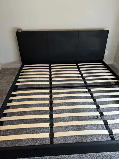 Basement 2 beds 1 shared full bath, shared kitchen 1 parking spot available Students welcomed Availa...