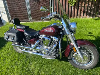 This bike runs great has power commander chip, cobra exhaust it has a few dings a scratch’s but in i...