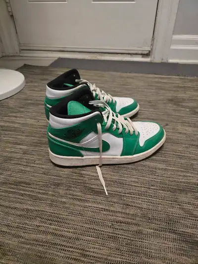 Nike Air Jordan Mid in Lucky Green in size 9.5, View more