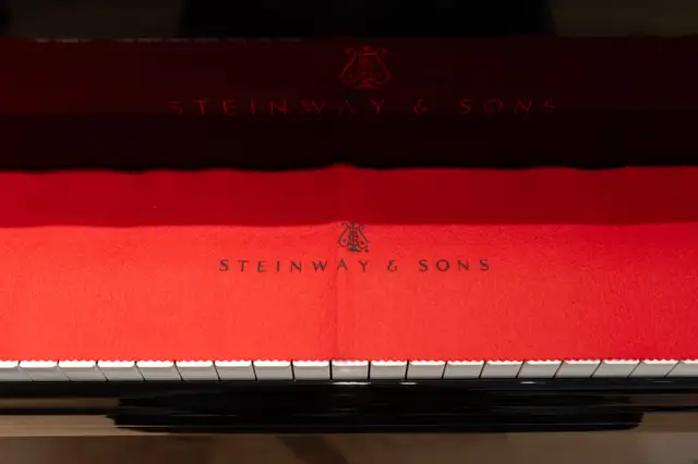 Steinway & Sons Model A (2012) in Pianos & Keyboards in City of Montréal - Image 4
