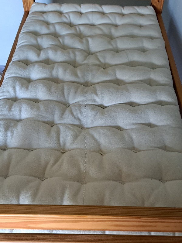 Single (Twin) Wool Mattress - excellent condition! in Beds & Mattresses in Hamilton