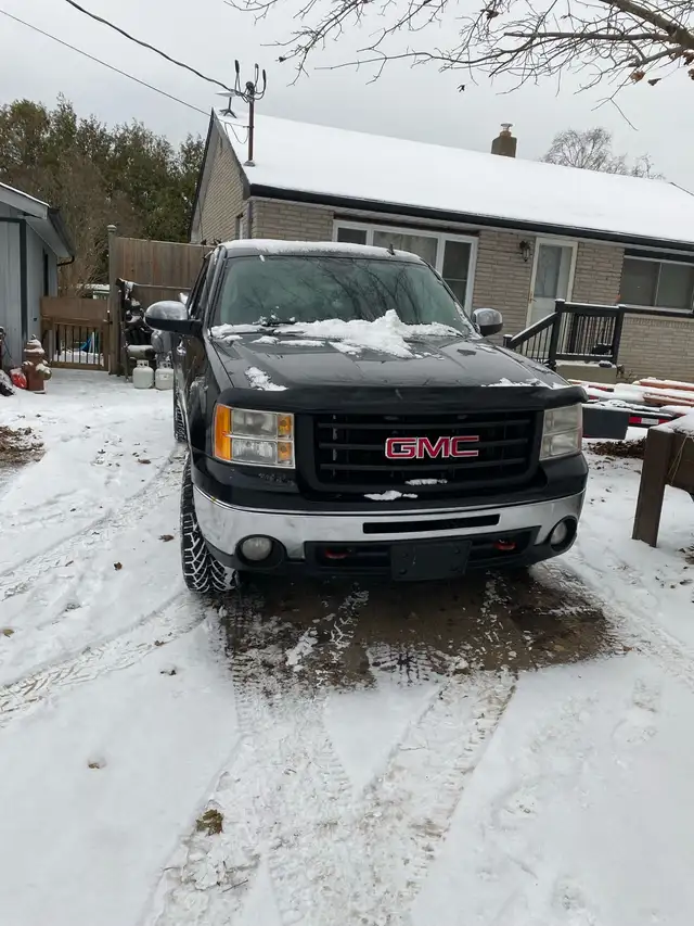 GMC Sierra 1500 part out  2013 in Other Parts & Accessories in Napanee - Image 3