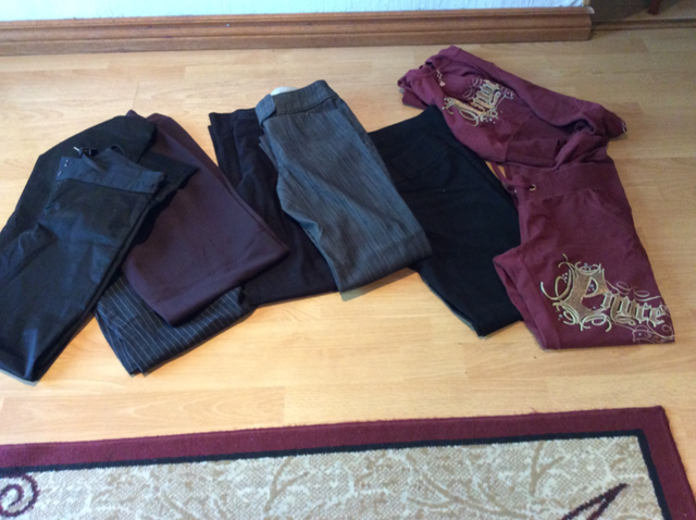 WOMENS JEANS/DRESS PANTS/SKIRTS BLAZERS/TOPS/ CLEARANCE in Women's - Bottoms in Mississauga / Peel Region - Image 3