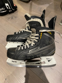Bauer Supreme 120 Hockey Skates