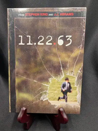 Jake Epping, a teacher, gets a chance to travel back in time to avert the death of John F. Kennedy....
