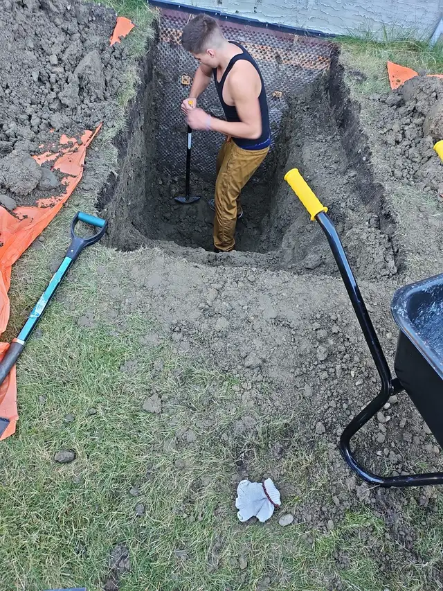 Hand Excavation63782602390147120