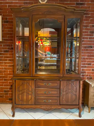 Vaisselier en bois massif, View more