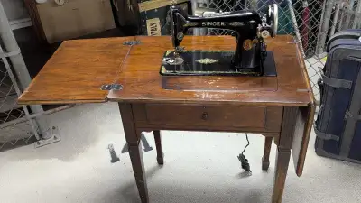 Singer Sewing Machine, 1922, View more