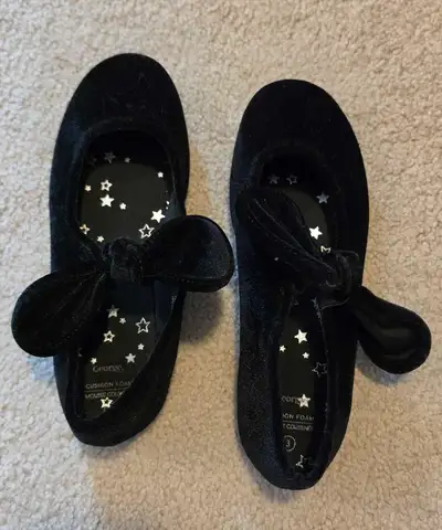 Girls Black Dress Flats, Size: 3 - Great Condition, View more