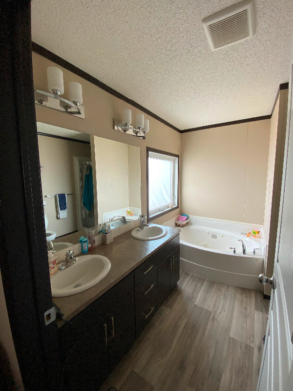 2018 mobile home to be moved in Houses for Sale in Edmonton - Image 4