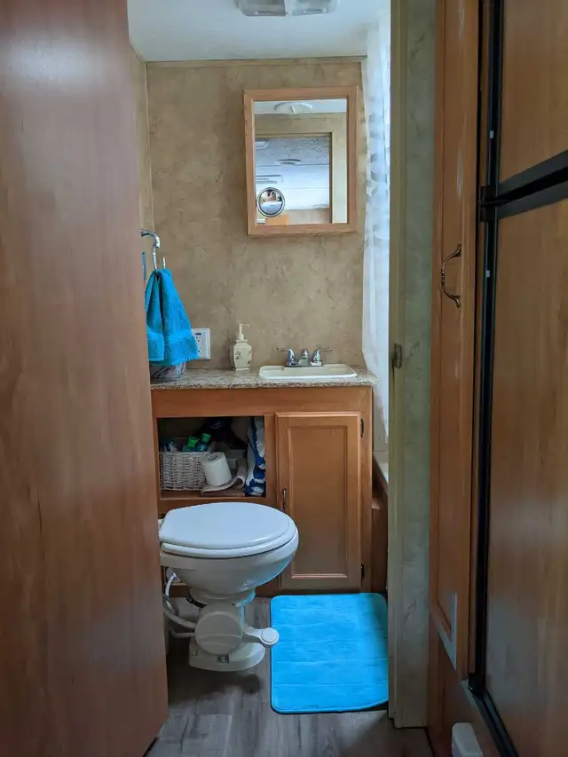 2007 Keystone Hideout Bunk Model in Travel Trailers & Campers in Penticton - Image 5