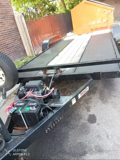This is a great condition utility trailer perfect for hauling all your gear! It features a sturdy fr...