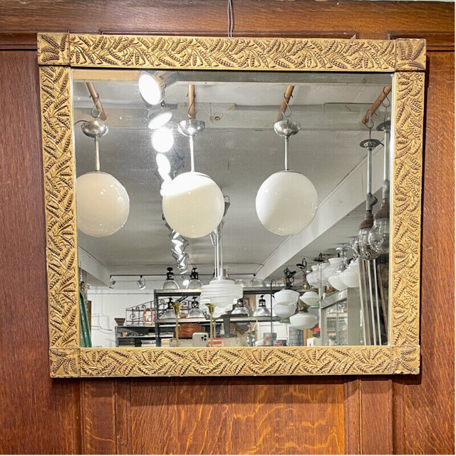 Large Antique Mirror in Arts & Collectibles in Napanee - Image 2