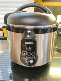 Salton- Pressure Cooker- New