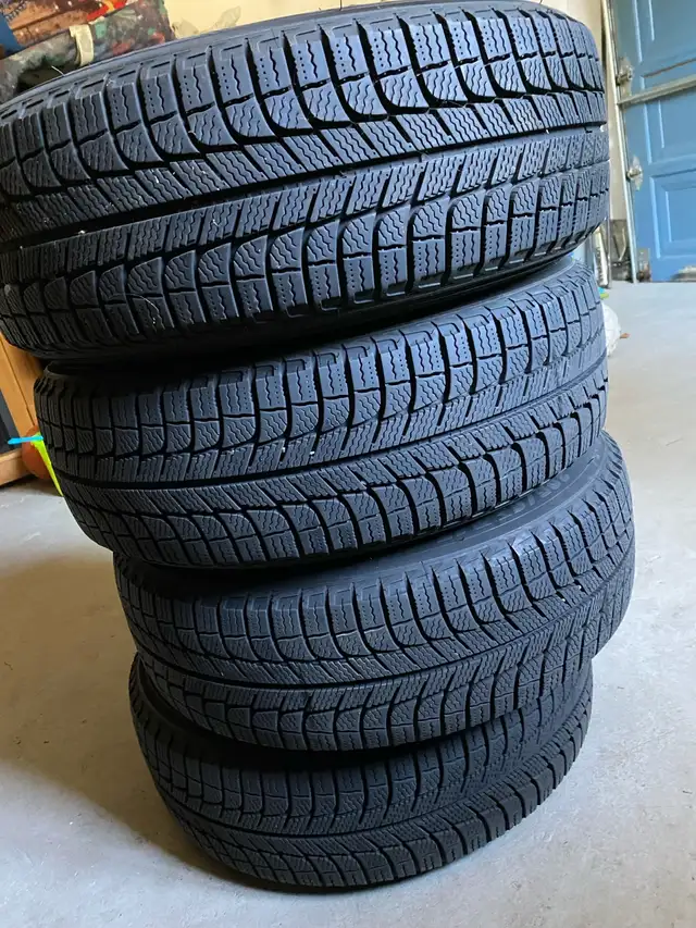 4 snow tires on rims 205/65/15  in Tires & Rims in Oshawa / Durham Region - Image 3