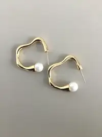 irregular shaped loops earring