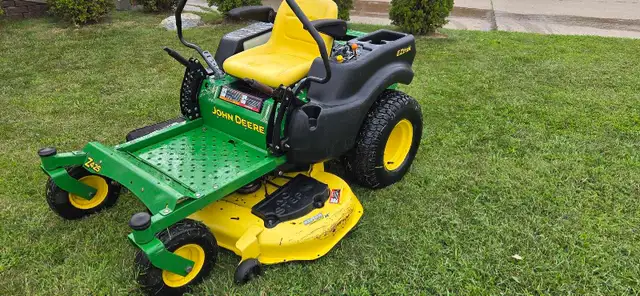 john deere z425 zero turn in Lawnmowers & Leaf Blowers in Leamington - Image 3