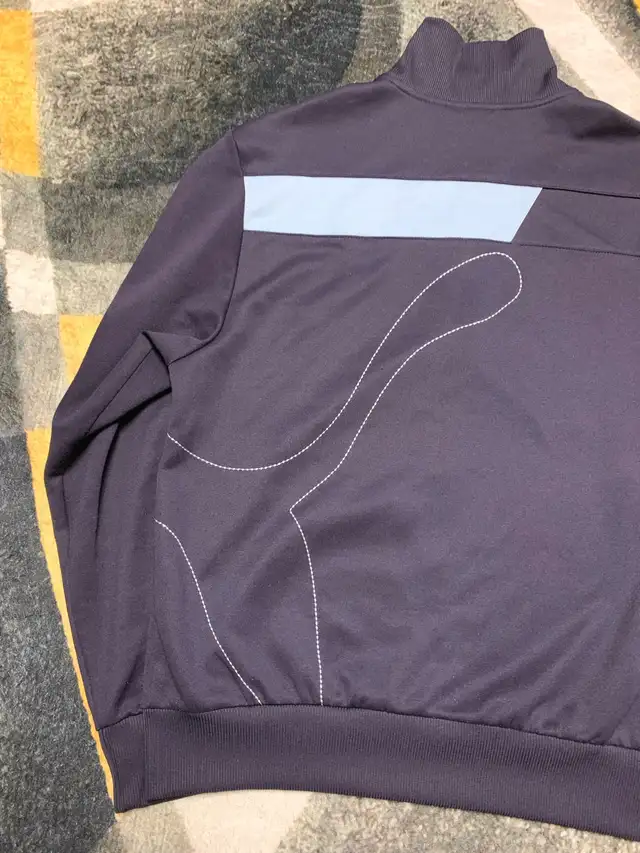 Puma Zip Up Sweater in Men's in Mississauga / Peel Region - Image 5