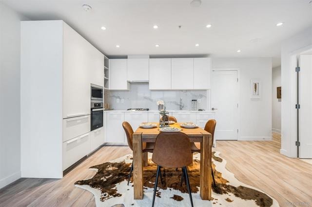 Metrotown 2B2B Apartment High Level Unit Rent available Oct 10 3