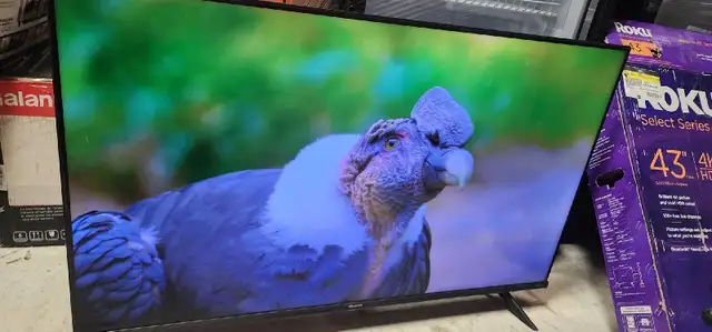 43" UHD VIDAA HDR 10 SMART TV W/BLUETOOTH $170 in TVs in City of Toronto - Image 9