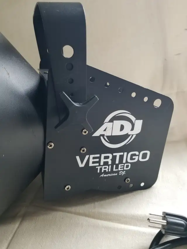 AMERICAN DJ - VERTIGO TRI LED in Performance & DJ Equipment in Kitchener / Waterloo - Image 4