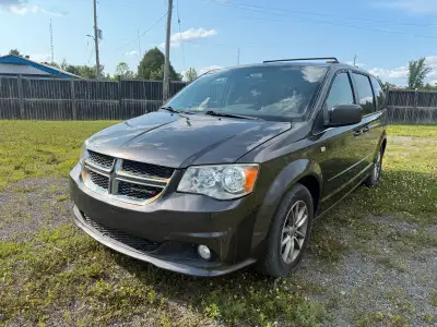 2014 Dodge Grand Caravan 30th anniversary edition, Van run and drive mint, no issue with the engine...